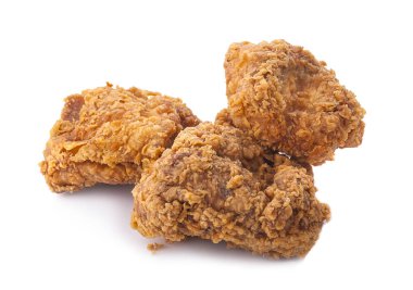 Beyaz arka planda kızarmış tavuk