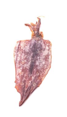 Kurutulmuş mürekkep balığı beyaz arkaplanda izole edildi