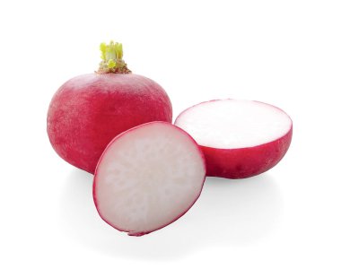 Beyaz arkaplanda taze turplar