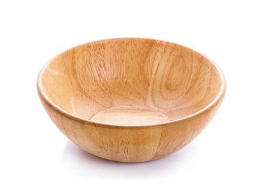 Beyaz arka planda ahşap kase