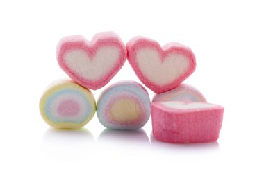 Beyaz arkaplanda izole edilmiş renkli şekerleme