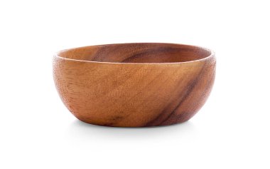 Tahta kase beyaz arka planda izole edilmiş.