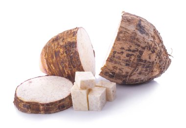 Taro beyaz arkaplanda izole edildi