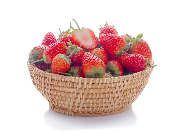 Nahaufnahme Von Frischen Erdbeeren Isoliert Auf Weißem Hintergrund — Stockfoto