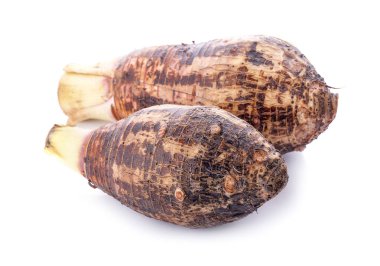 Taro beyaz arkaplanda izole edildi 