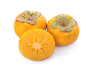 Tropikal meyve Trabzon hurması. Kaki beyaz arka plan üzerinde yaprakları ile