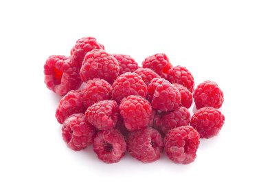 Beyaz arka plan üzerinde izole ahududu meyve