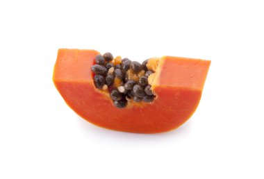 Papaya meyve dilimlenmiş izole beyaz zemin üzerine 
