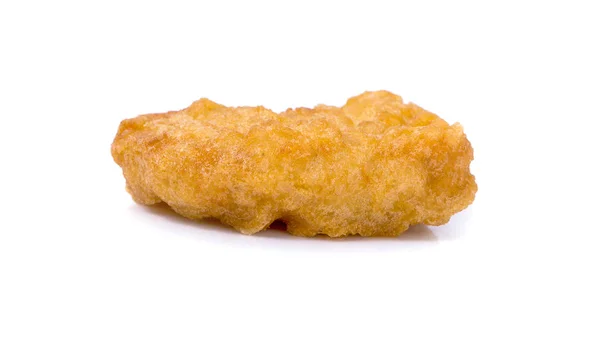 Nuggets de frango frito isolado no fundo branco — Fotografia de Stock