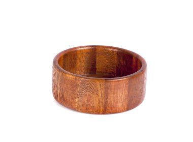 İzole edilmiş beyaz arka planda ahşap kase