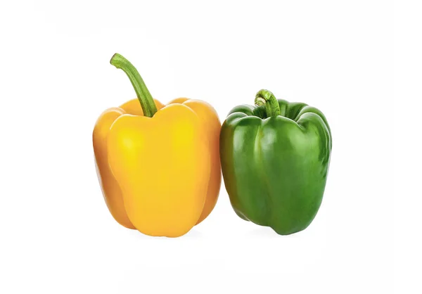 Légumes frais Trois poivrons rouges, jaunes et verts isolés — Photo