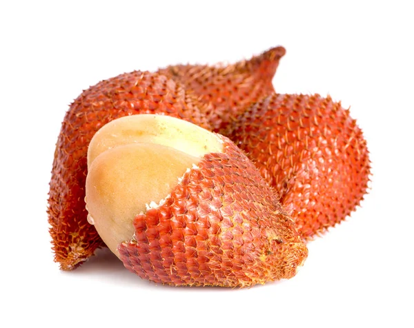 Salak fruit, Salacca zalacca isolata sullo sfondo bianco — Foto Stock