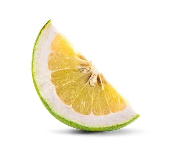 Beyaz arka planda izole edilmiş Pomelo citrus meyvesi. Kesme yolu — Stok fotoğraf