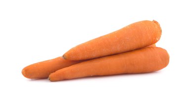 Beyaz arka planda izole havuçlar 