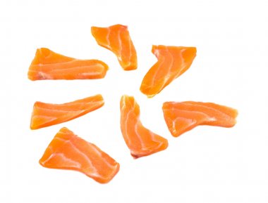 Çiğ somon balığı sashimi Beyaz Arkaplan