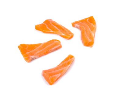 Çiğ somon fileto dilimleri Beyaz Arkaplan Üst Görünümünde izole