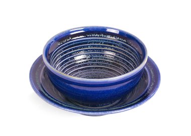 beyaz zemin üzerine mavi kase