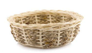 Beyaz arkaplanda boş Hasır Sepet