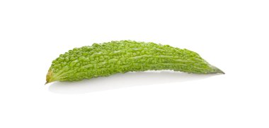 Acı kavun beyaz arkaplanda izole edilmiş