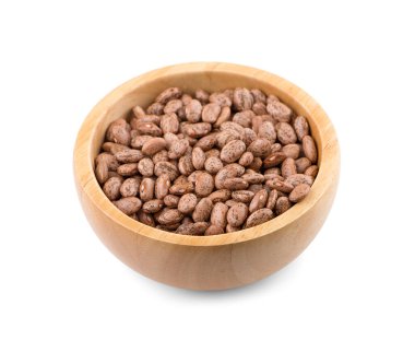 Tahta kasedeki fasulye, beyaz arka planda izole edilmiş.