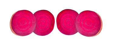 Beyaz arkaplanda izole bir pancar kökü