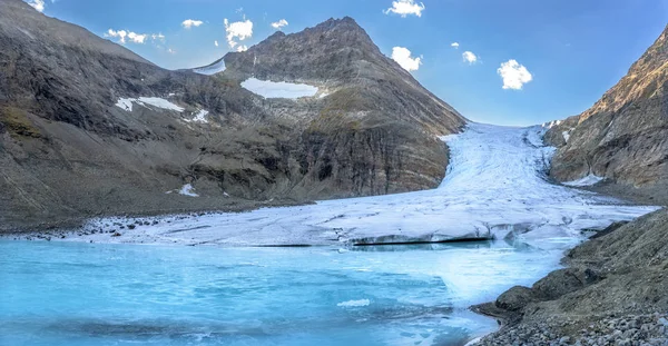 스칸디나비아에서 노르웨이 Lyngen 알프스 명소에 Steindalsbreen 빙하의 Beautyful Panrama — 스톡 사진