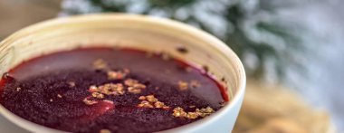 Kırmızı pancar - kırmızı borsch - Noel ya da Paskalya süslemeleri yapılan geleneksel Lehçe çorbası