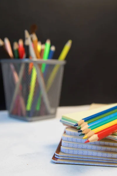 Grupo Objetos Primer Plano Concepto Volver Escuela Lápiz Color Cuaderno — Foto de Stock