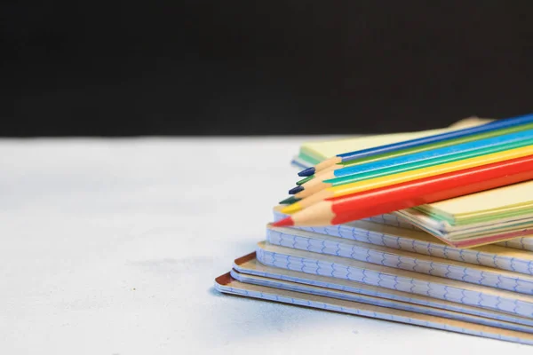 Grupo Objetos Primer Plano Concepto Volver Escuela Lápiz Color Cuaderno — Foto de Stock