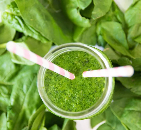 Green Smoothie Jar Overhead Glass Healthy Drink Vegetable Leaves Spinach — Stock Photo, Image