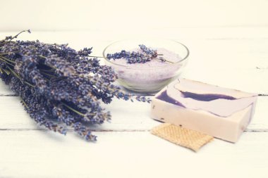 Doğal lavanta sabun lavanta çiçekleri ile