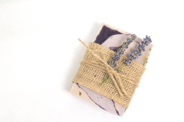 Doğal lavanta sabun lavanta çiçekleri ile