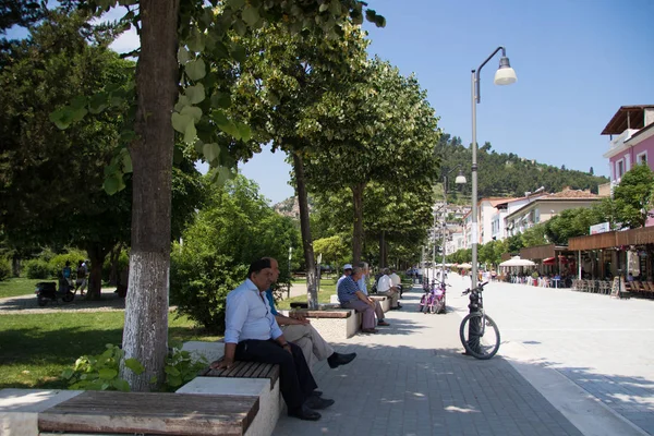 Berat, Albanië-juni 2018: Moderne deel van Berat stad in Albanië. Toned — Stockfoto