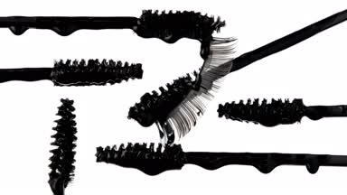 maskara damla üzerine sıvı maskara ile fırça ve bir falce lashes