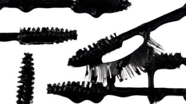 maskara damla üzerine sıvı maskara ile fırça ve bir falce lashes