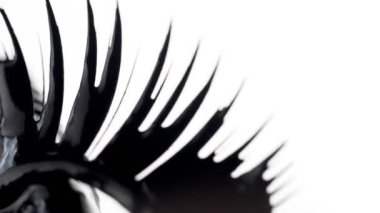 hareketli maskara ile makro üzerinde beyaz göz kirpiklere