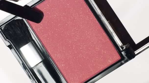 Blush powder and a knife broken it — Stock Video