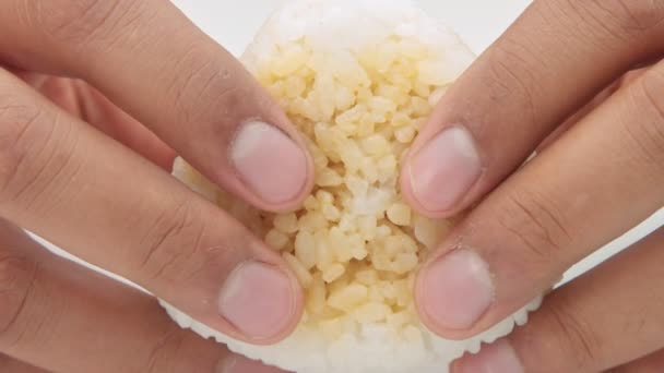 Рисовые шарики Onigiri — стоковое видео