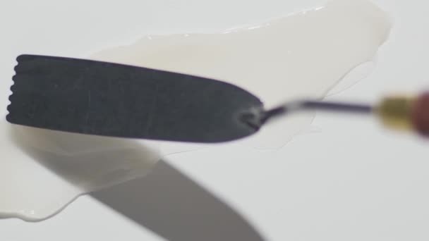 Mancha de cosméticos gel texturizado com uma espátula zig-zag — Vídeo de Stock