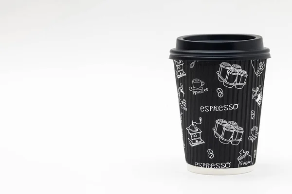 Papel Taza Café Corrugado Con Tapa Negra Sobre Fondo Blanco —  Fotos de Stock