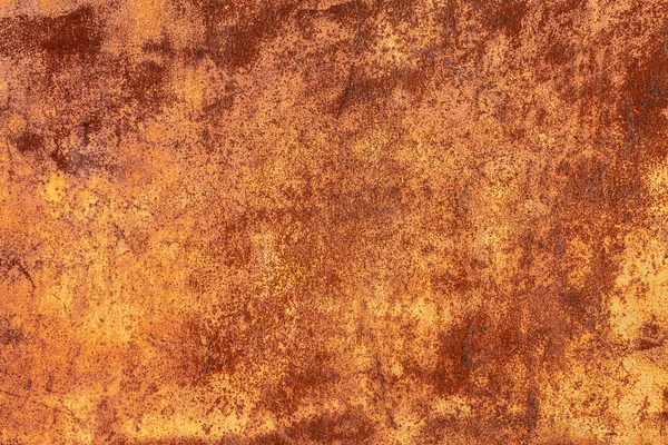 Grunge paslanmış metal dokusu. Paslanmış aşınma ve oksitlenmiş arka plan. Yıpranmış metalik demir panel. Terk edilmiş tasarım duvarı. Bakır çubuk.