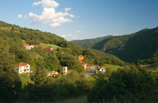 Vista Montaña Autopista Subestación Pueblo Valle Del Río Studenica Las — Foto de Stock