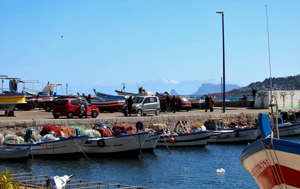 Barcos Pesca Bonitos Sicília Itália Com Céu Azul Mar — Fotografia de Stock