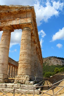 Segesta'da Klasik Dor Yunan Tapınağı, Sicilya