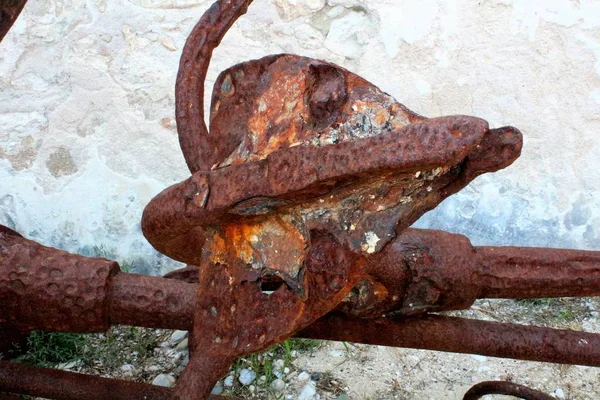 antik balıkçılık çapa çağrıştıran görüntü