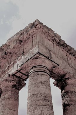 Segesta'da Klasik Dor Yunan Tapınağı, Sicilya