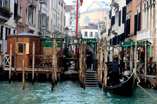 Venice Olaszország December 2018 Tipikus Kikötőhely Velence Gondolát — Stock Fotó