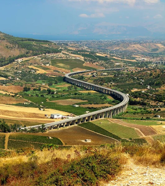 Imagem Evocativa Viaduto Rodoviário Interior Sicília — Fotografia de Stock