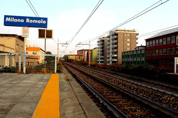 ミラノ イタリア 2016年10月22日 ロモロ駅の鉄道の刺激的な想像 — ストック写真