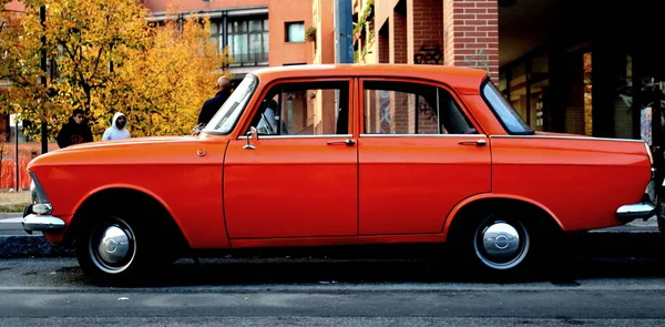 Milão Itália Outubro 2016 Evocativa Imaginar Velho Carro Russo Estacionado — Fotografia de Stock